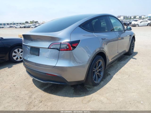2024 TESLA MODEL Y 7SAYGDEE6RA300764 Photo 3