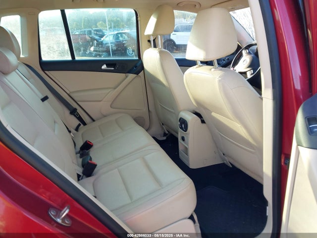 WVGBV7AX0GW039365 Volkswagen 2.0t