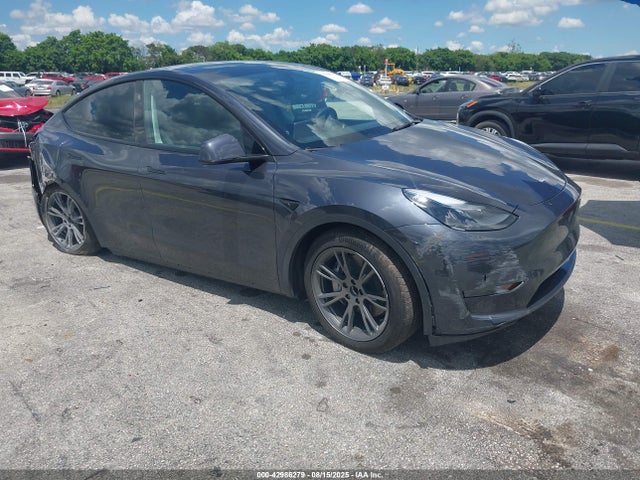 2025 TESLA MODEL Y 7SAYGDED9SA365105 Photo 0