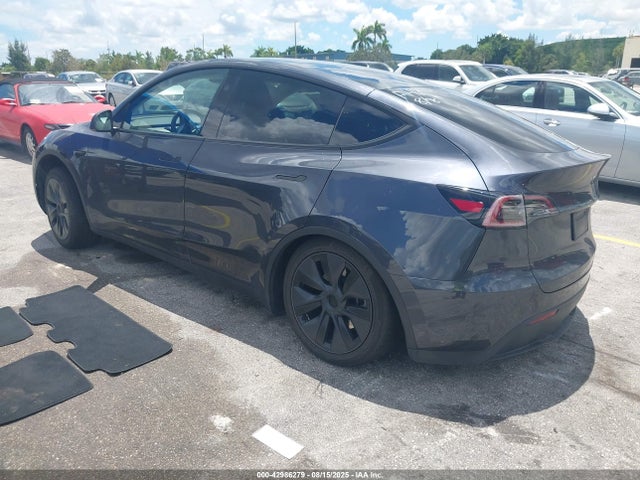 2025 TESLA MODEL Y 7SAYGDED9SA365105 Photo 2