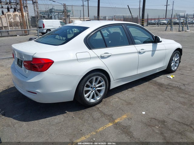 WBA8E1G5XJNU91139 BMW 320 I