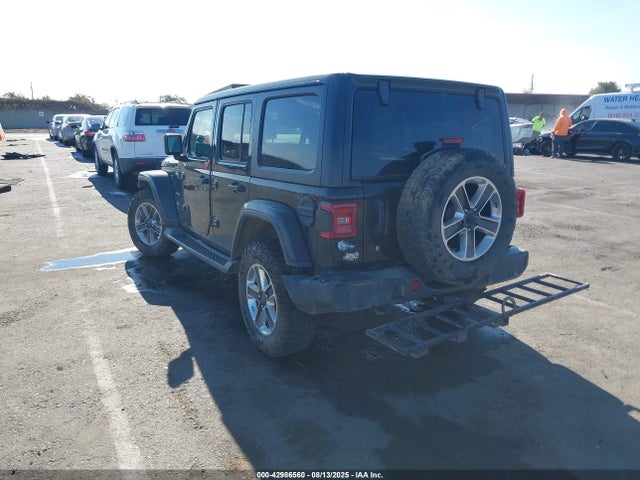 1C4HJXEG2JW264558 Jeep 2018