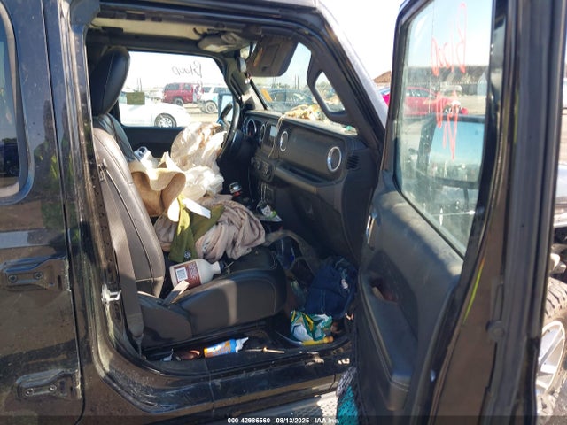 1C4HJXEG2JW264558 Jeep 2018