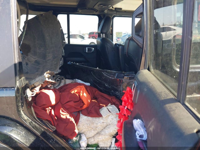 1C4HJXEG2JW264558 Jeep 2018