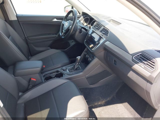 2018 VOLKSWAGEN TIGUAN 3VV2B7AX4JM204453 Photo 4