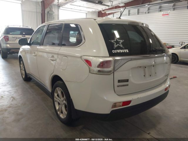 2014 MITSUBISHI OUTLANDER JA4JZ4AX1EZ009848 Photo 2