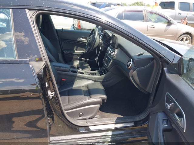 Mercedes-Benz m270 2019 WDDSJ4EB1KN714898 Image 5