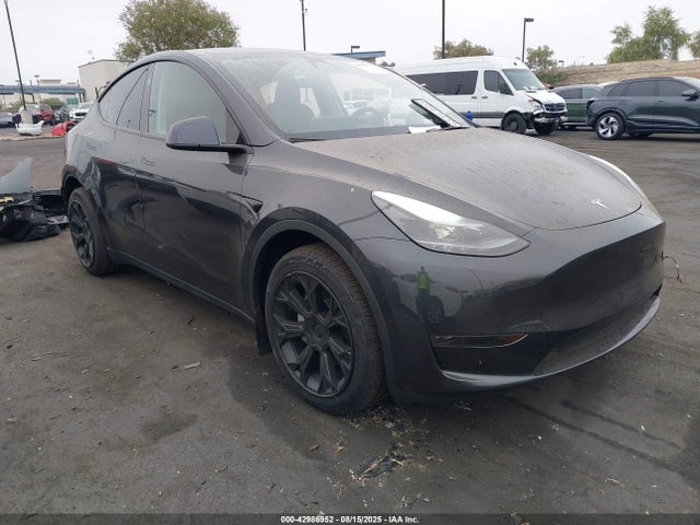 2025 TESLA MODEL Y 7SAYGDED8SF302323 Photo 0