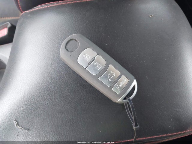 3MZBM1M71FM181140 Mazda pe