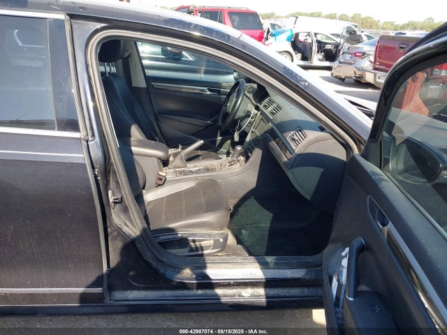 1VWGT7A34HC076304 Volkswagen tsi