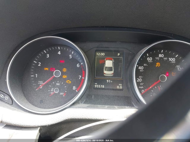 1VWGT7A34HC076304 Volkswagen tsi