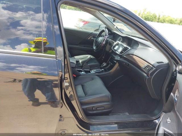Honda j35y1 2017 1HGCR3F97HA026290 Image 5