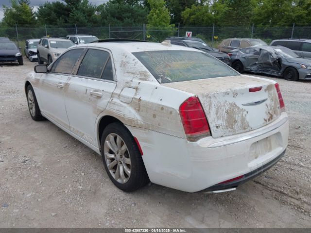 2016 CHRYSLER 300 2C3CCARG2GH170705 Photo 2