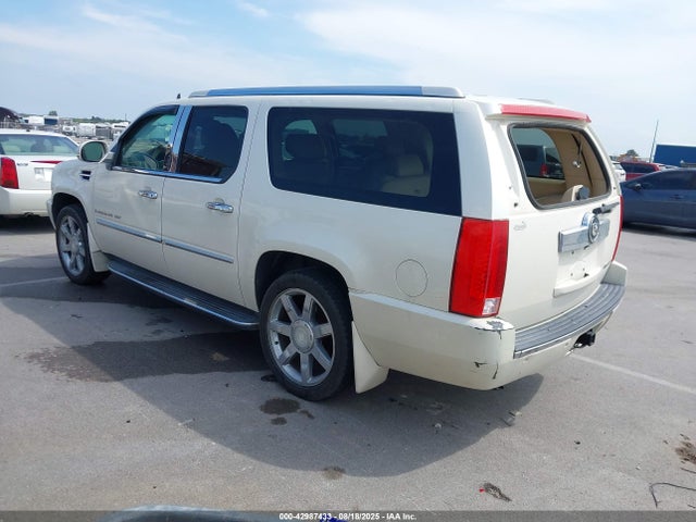 2008 CADILLAC ESCALADE ESV 1GYFK66808R247699 Photo 2