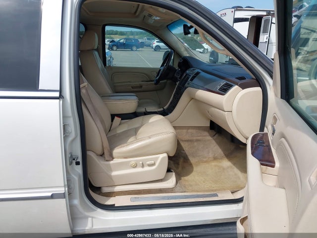 2008 CADILLAC ESCALADE ESV 1GYFK66808R247699 Photo 4