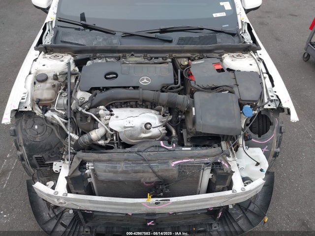 W1K3G4EB8MJ313068 Mercedes-Benz m260
