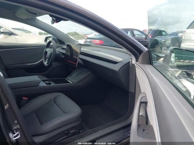 2025 TESLA MODEL 3 5YJ3E1EA9SF024646 Photo 4
