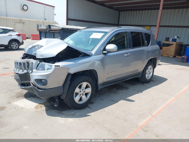 Jeep 2017 2017 1C4NJCEB5HD182409 Image 2
