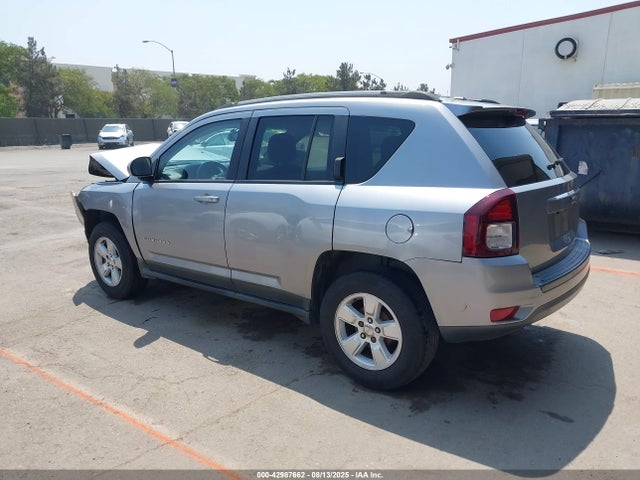 Jeep 2017 2017 1C4NJCEB5HD182409 Image 3