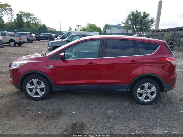 1FMCU9GX2GUB05050 Ford Escape