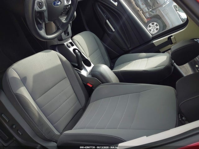 1FMCU9GX2GUB05050 Ford Escape