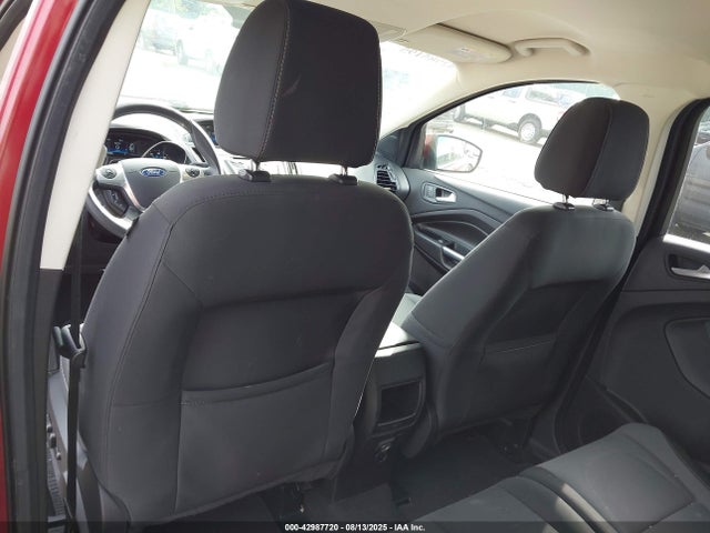 1FMCU9GX2GUB05050 Ford Escape