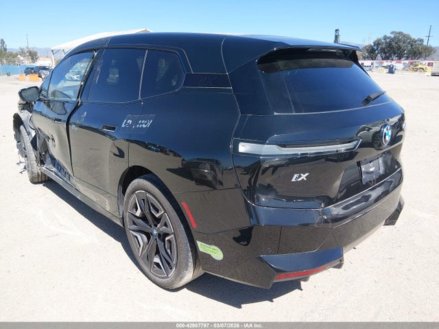 2024 BMW IX WB523CF02RCN52082 Photo 2