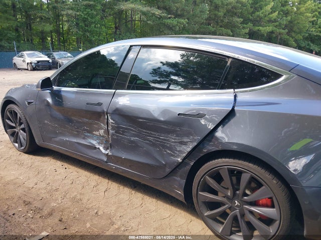 5YJ3E1EC2LF736371 Tesla 2020