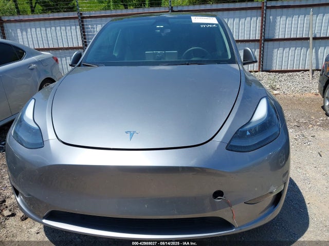 Продажа на аукционе авто 2024 Tesla Model Y Long Range Dual Motor All-wheel Drive, vin: 7SAYGAEE5RF211012, номер лота: 42988027