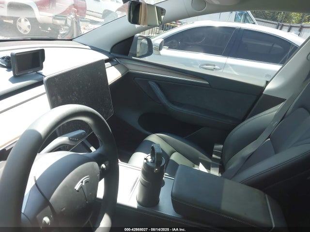 Продажа на аукционе авто 2024 Tesla Model Y Long Range Dual Motor All-wheel Drive, vin: 7SAYGAEE5RF211012, номер лота: 42988027