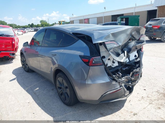 2024 TESLA MODEL Y 7SAYGAEE5RF211012 Photo 2