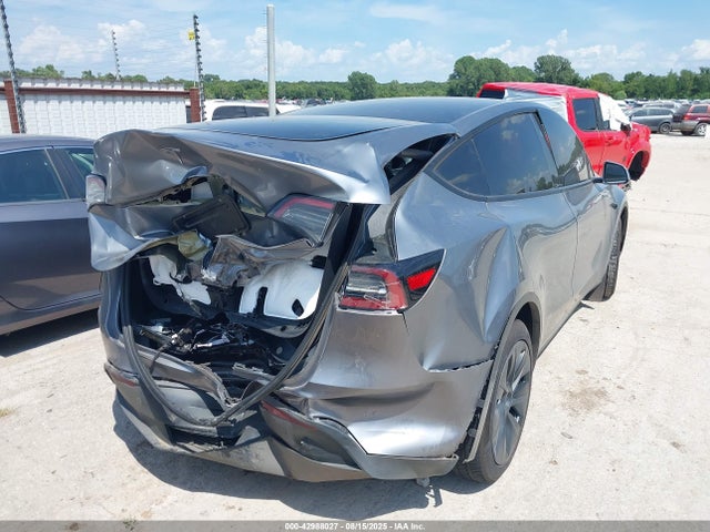 2024 TESLA MODEL Y 7SAYGAEE5RF211012 Photo 3