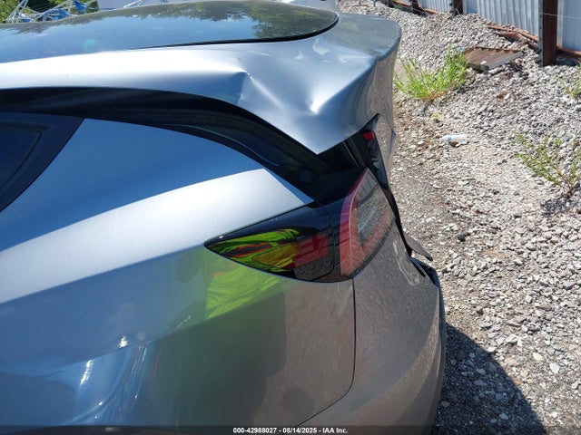 2024 TESLA MODEL Y 7SAYGAEE5RF211012 Photo 5
