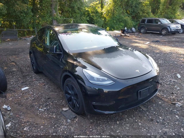 2025 TESLA MODEL Y 7SAYGAEE8SF288835 Photo 0