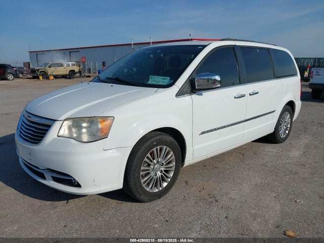 Chrysler 2014 2014 2C4RC1CG2ER464014 Image 2