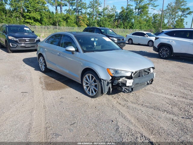2015 AUDI A3 WAUACGFF7F1006541 Photo 0