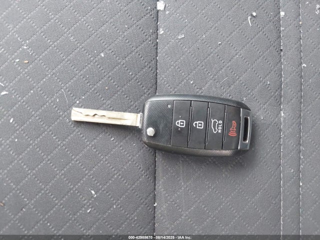 5XYPGDA59HG228371 KIA 2017