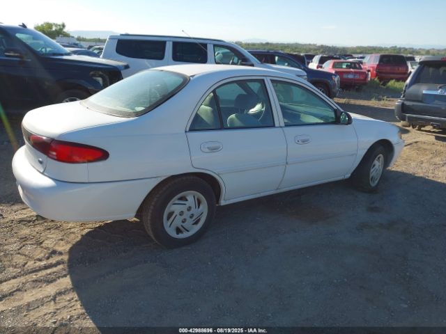 2000 FORD ESCORT 3FAFP13P3YR233571 Photo 3