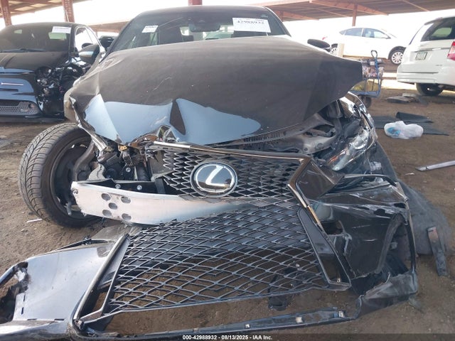 Lexus IS 2018 JTHBZ1D21J5032930 Image 12