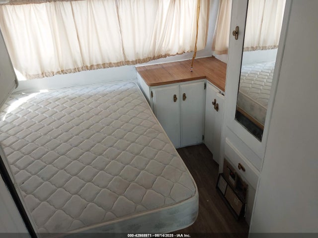 42988971 :رقم المزاد ، 1FDKE30L6HHB11618 vin ، 1987 Ford Econoline E350 Cutaway Van مزاد بيع