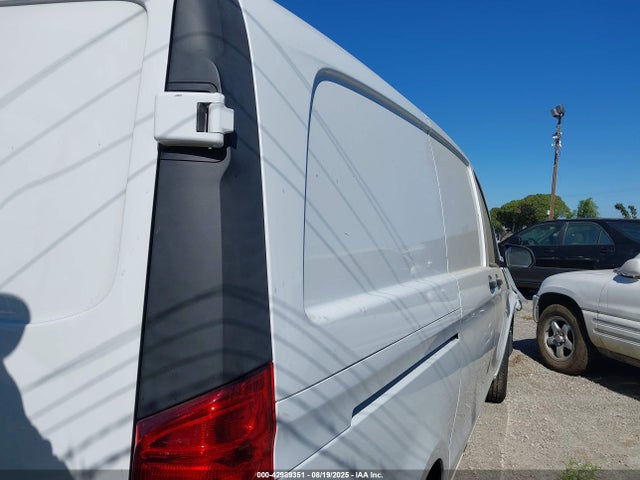 W1YV0BEY3M3947064 Mercedes-Benz m274