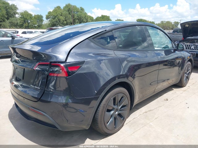 2024 TESLA MODEL Y 7SAYGAEEXRF117904 Photo 3