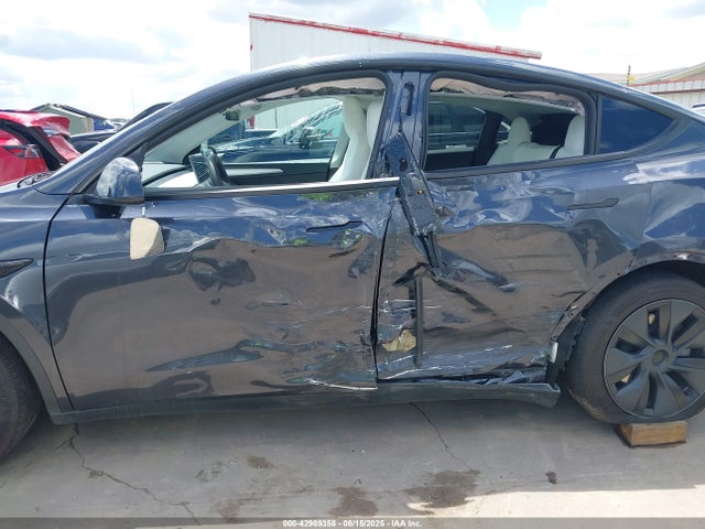 2024 TESLA MODEL Y 7SAYGAEEXRF117904 Photo 5