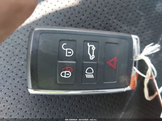 2023 JAGUAR F-PACE SADCZ2EE8PA705415 Photo 10