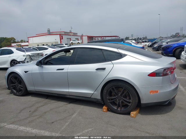 Tesla MODEL S 2014 5YJSA1H18EFP66818 Image 13