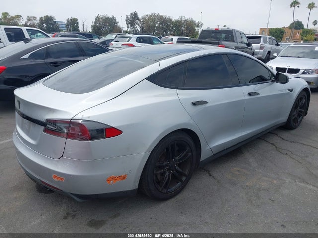 2014 TESLA MODEL S 5YJSA1H18EFP66818 Photo 3