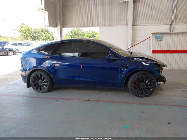 7SAYGDEF1NF377256 Tesla Model Y