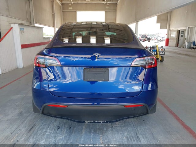 7SAYGDEF1NF377256 Tesla Model Y