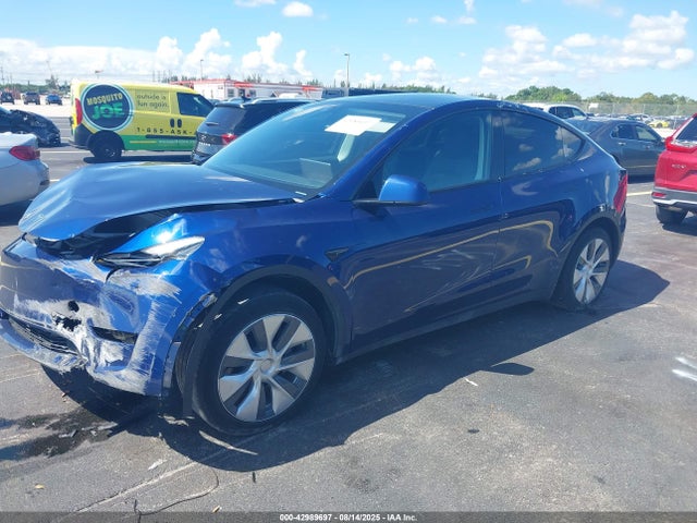2023 TESLA MODEL Y 7SAYGDEE8PA033432 Photo 1