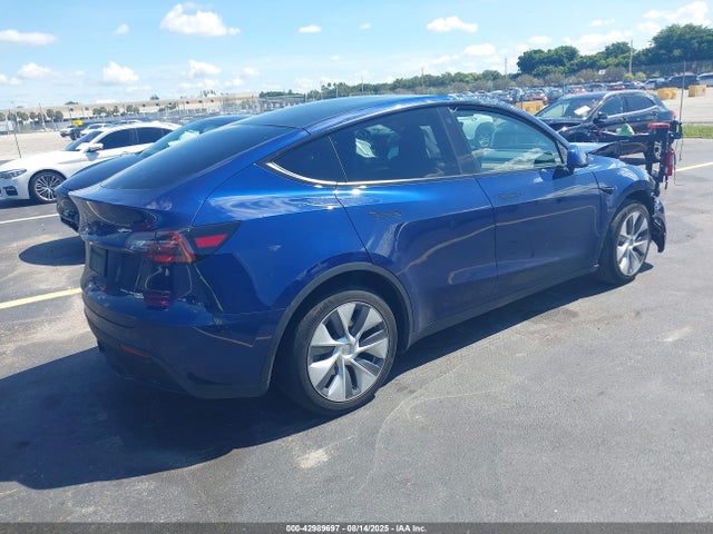 2023 TESLA MODEL Y 7SAYGDEE8PA033432 Photo 3